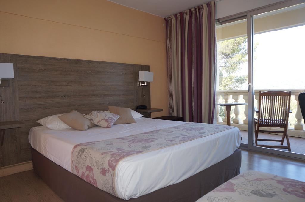 Logis Hotel Le Col De L'Ange Draguignan Eksteriør bilde