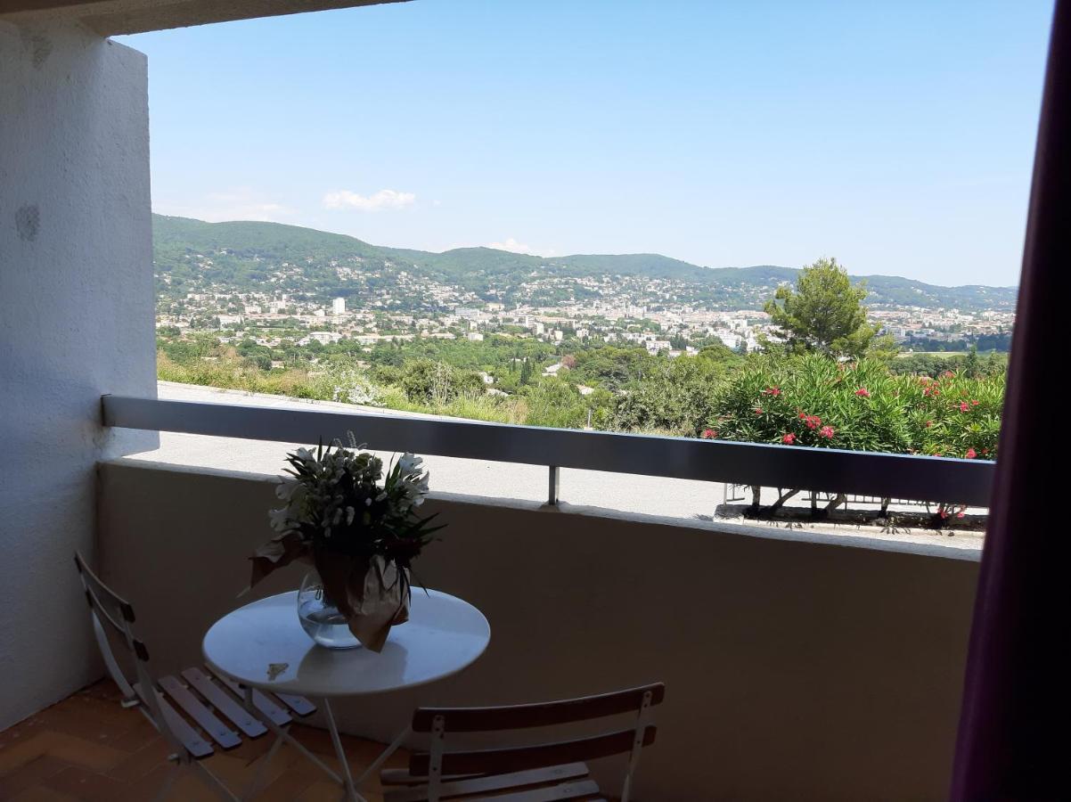 Logis Hotel Le Col De L'Ange Draguignan Eksteriør bilde