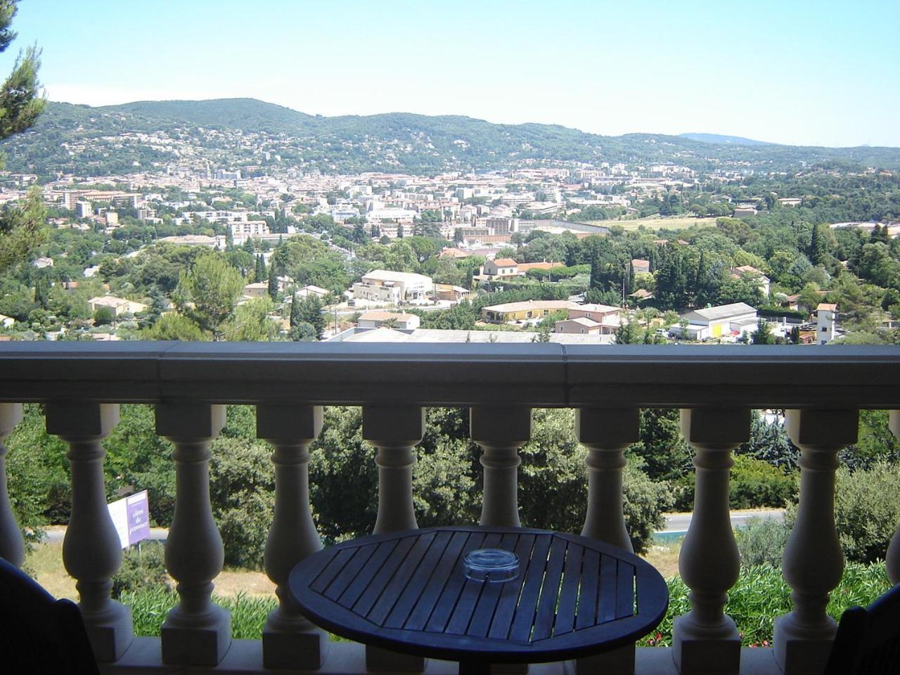 Logis Hotel Le Col De L'Ange Draguignan Eksteriør bilde