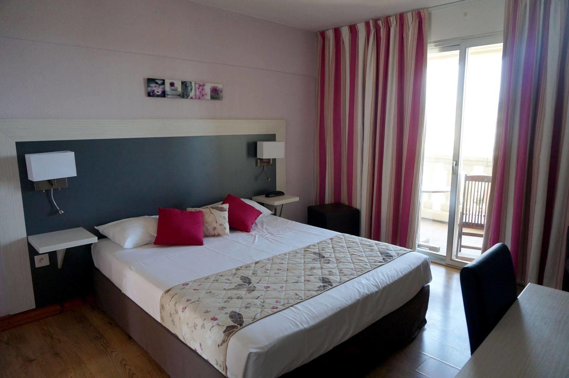 Logis Hotel Le Col De L'Ange Draguignan Eksteriør bilde