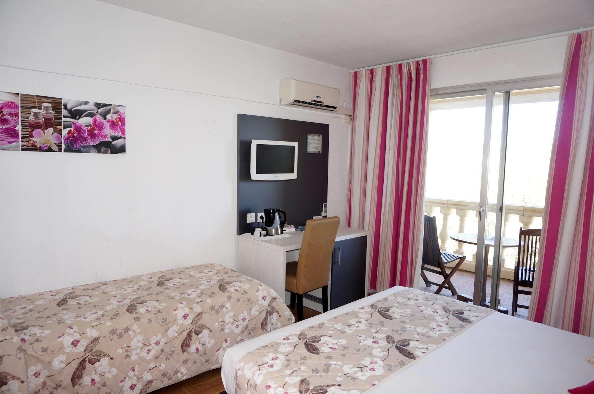Logis Hotel Le Col De L'Ange Draguignan Eksteriør bilde