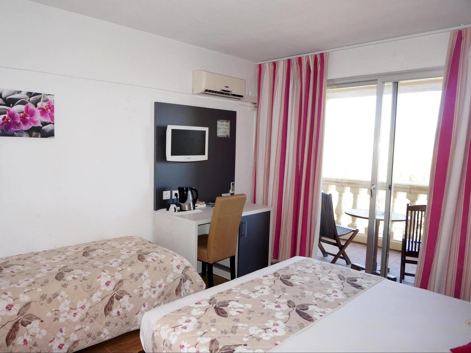 Logis Hotel Le Col De L'Ange Draguignan Eksteriør bilde