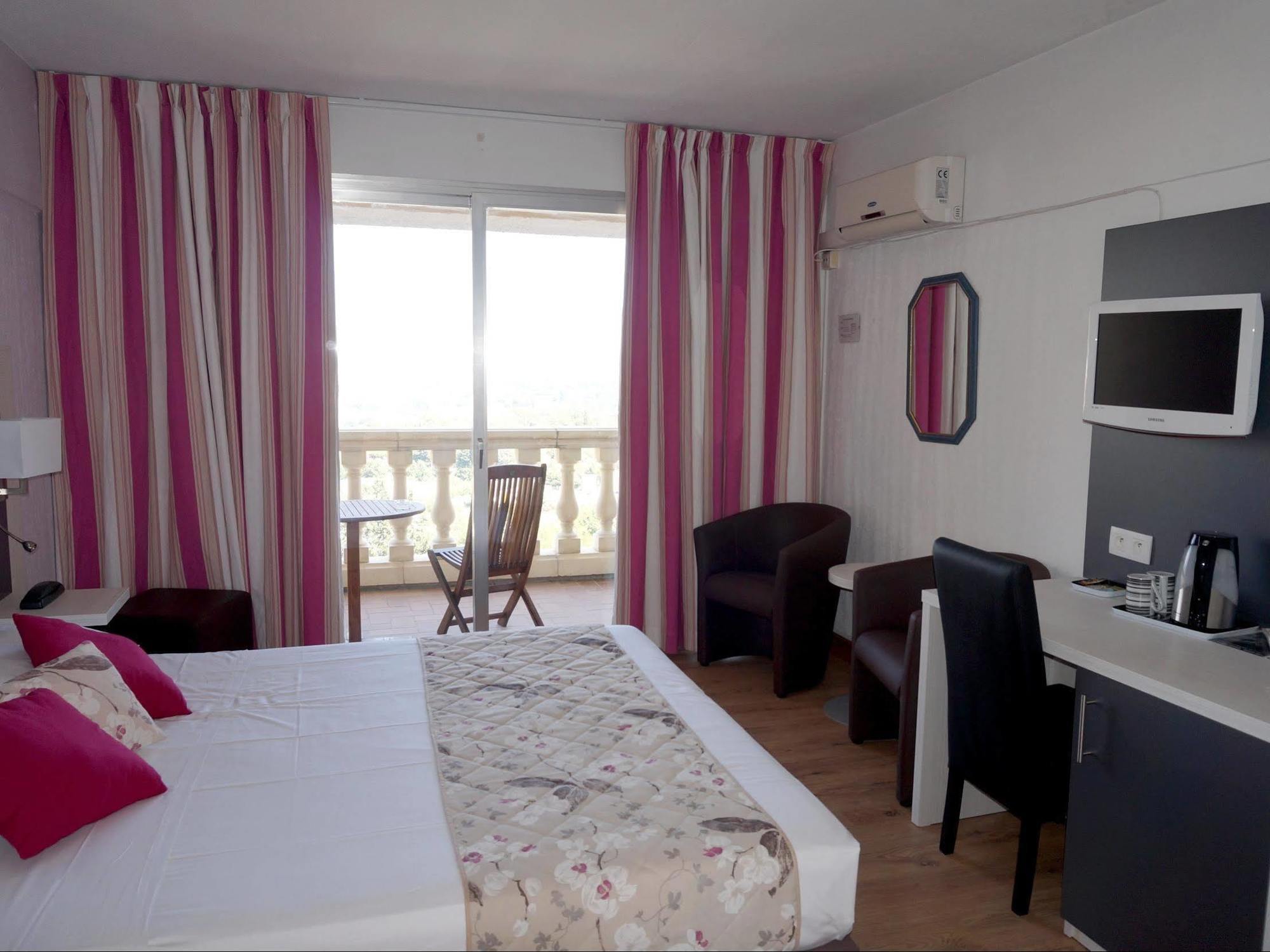 Logis Hotel Le Col De L'Ange Draguignan Eksteriør bilde
