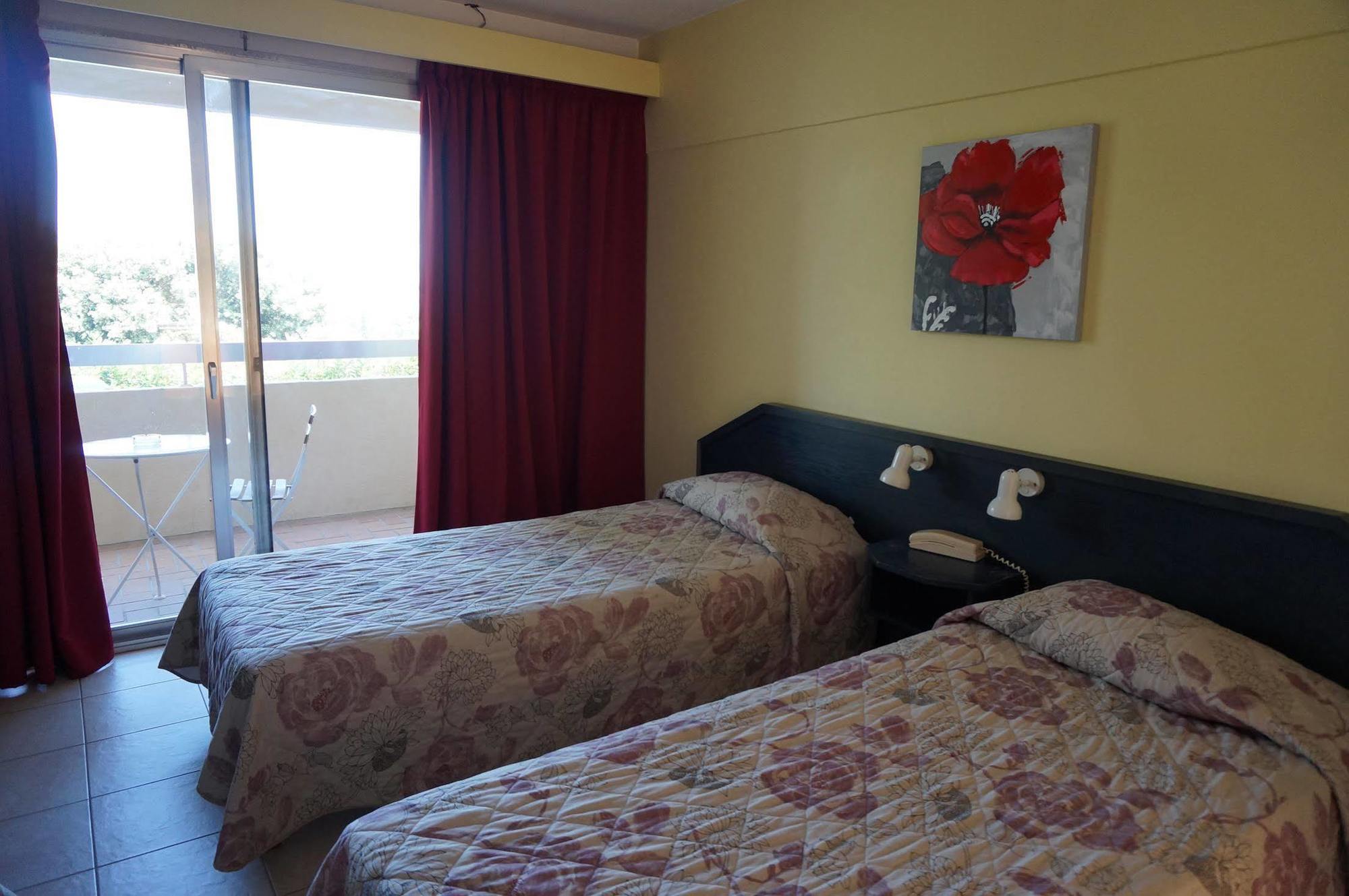 Logis Hotel Le Col De L'Ange Draguignan Eksteriør bilde