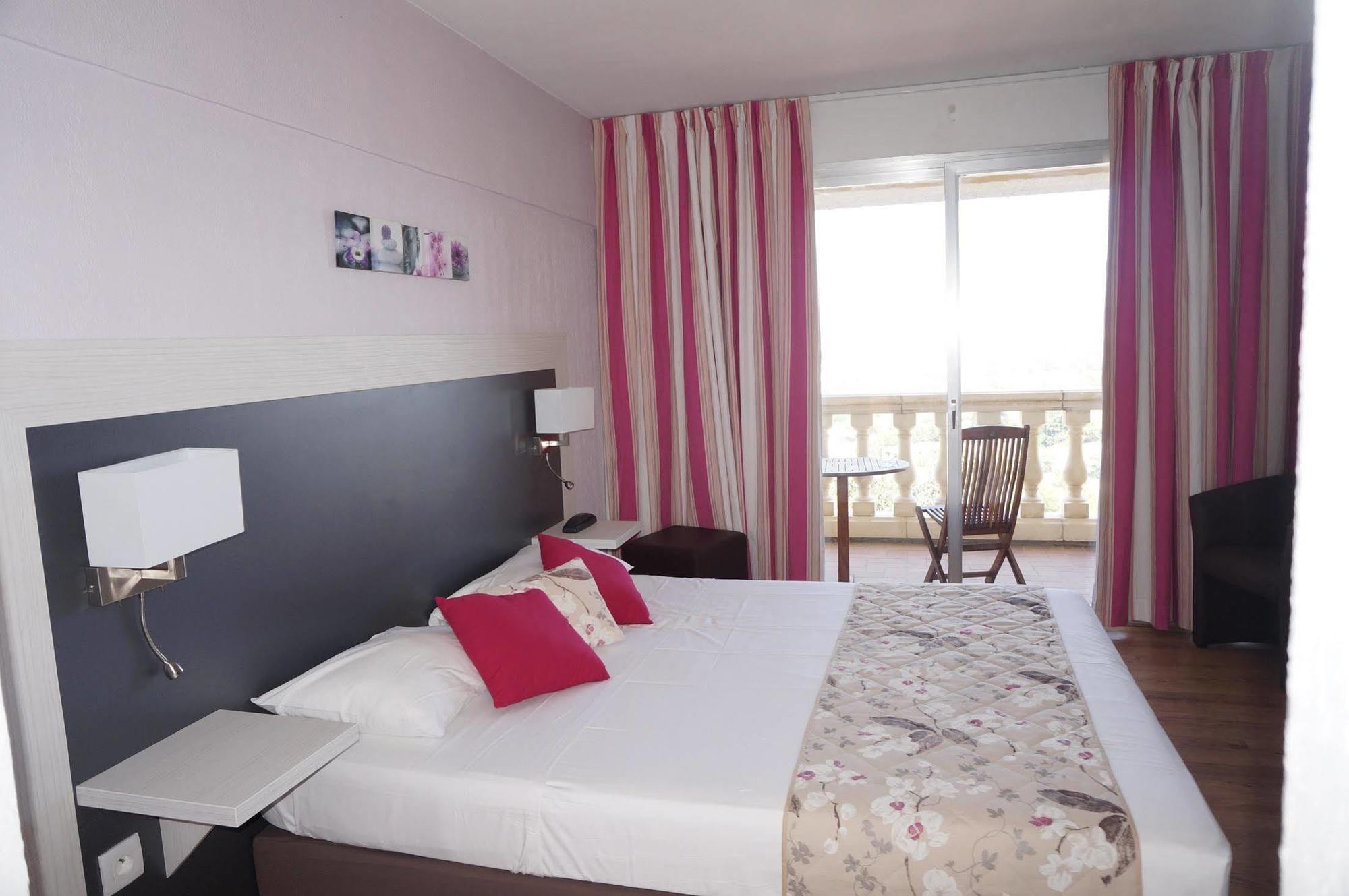 Logis Hotel Le Col De L'Ange Draguignan Eksteriør bilde