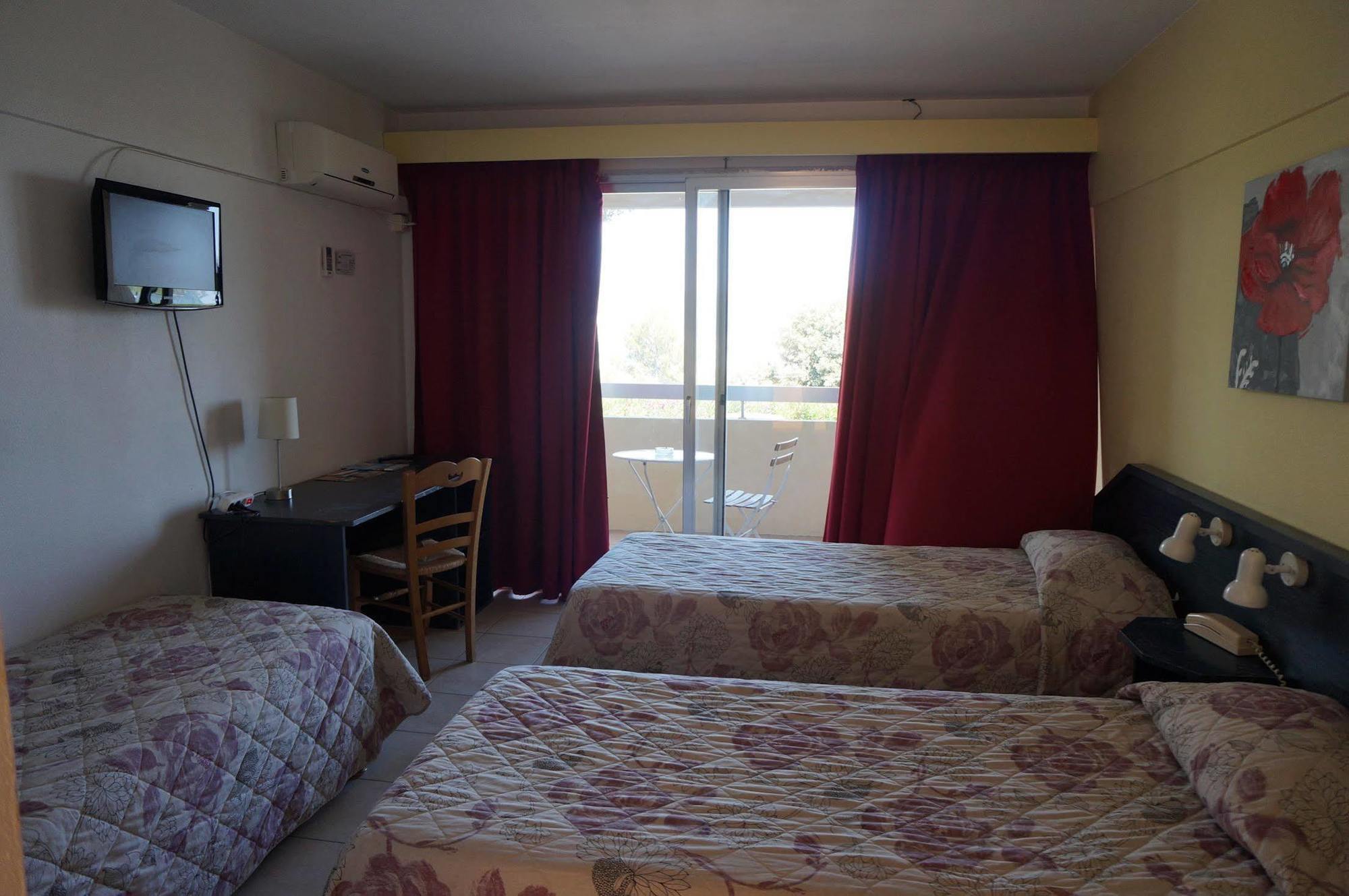 Logis Hotel Le Col De L'Ange Draguignan Eksteriør bilde